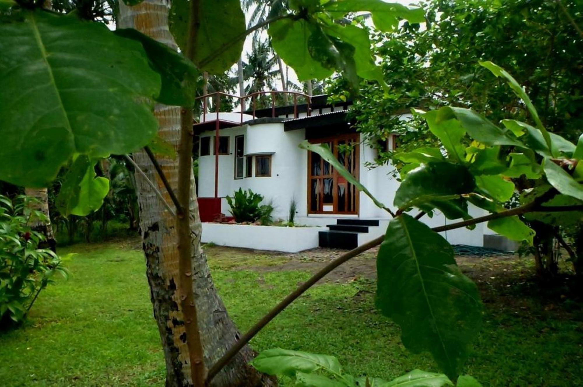 Somewhere Else Boutique Resort Mambajao Dış mekan fotoğraf