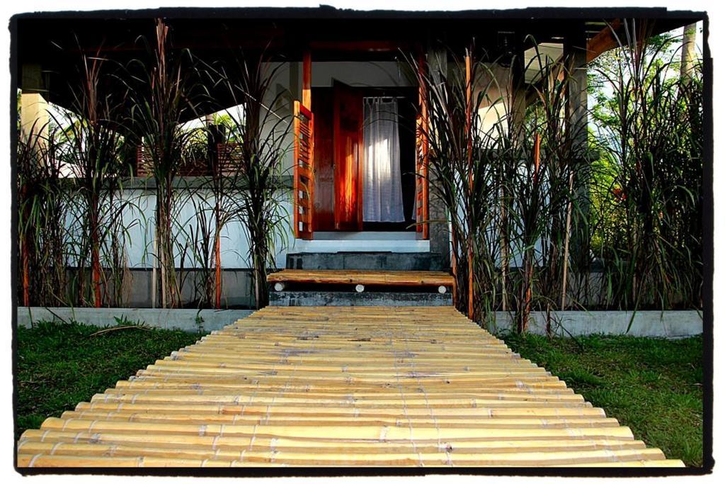 Somewhere Else Boutique Resort Mambajao Oda fotoğraf